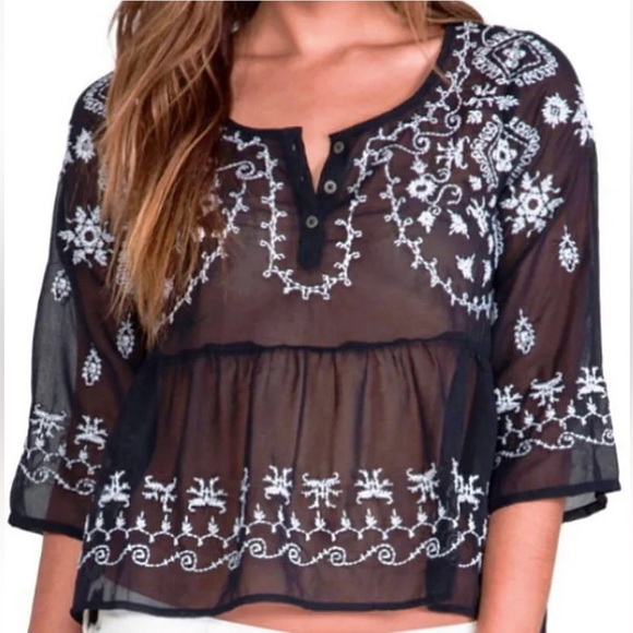 Free People Boho Blues Top Medium 6 8 Navy Bold Embroidery Blouse Shirt Breezy - Picture 3 of 14
